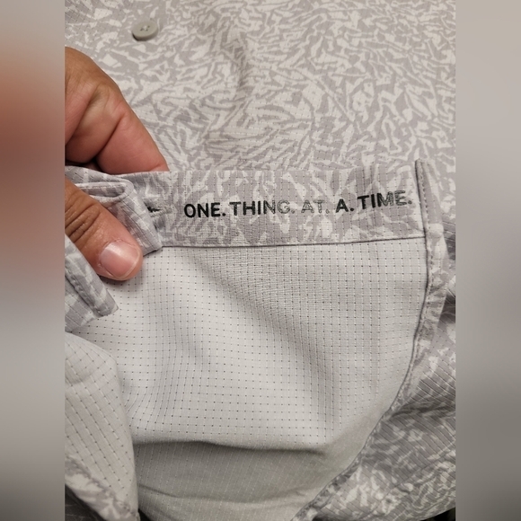 Lululemon Airing Easy Short Sleeve Shirt Grey and White Size S. - Picture 6 of 15